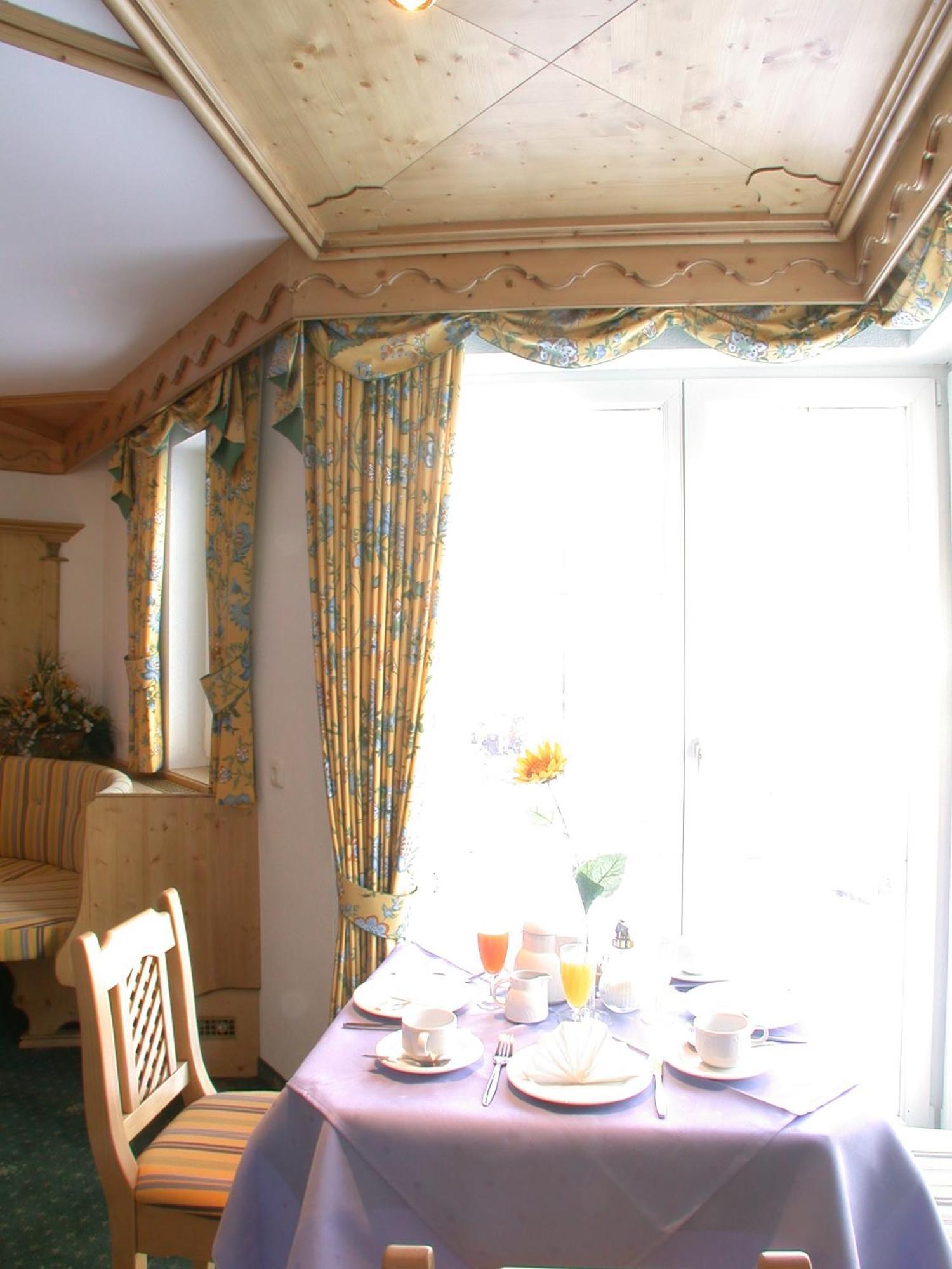 Hotel Garni Pradella อิสชเกิล ภายนอก รูปภาพ