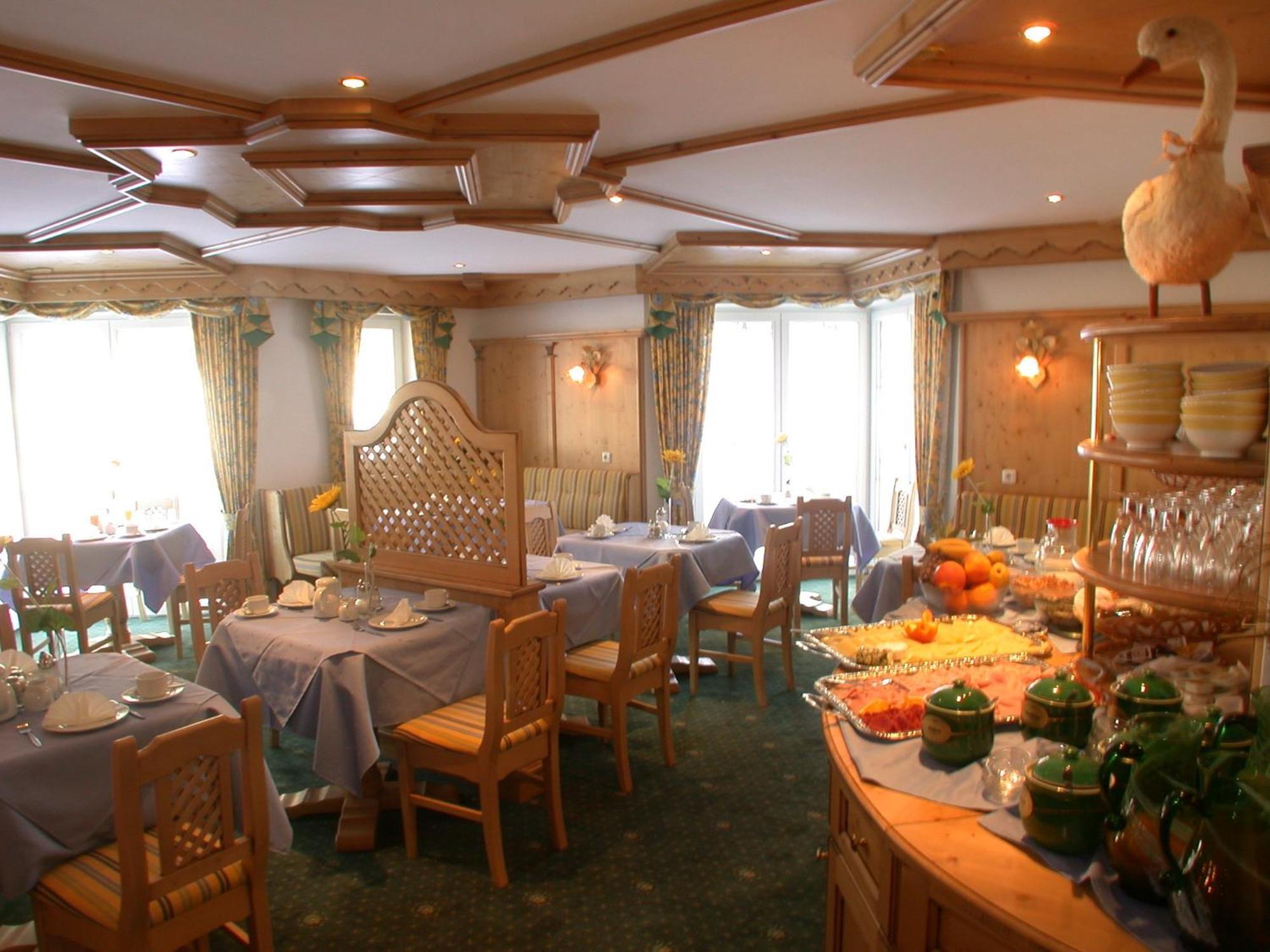 Hotel Garni Pradella อิสชเกิล ภายนอก รูปภาพ