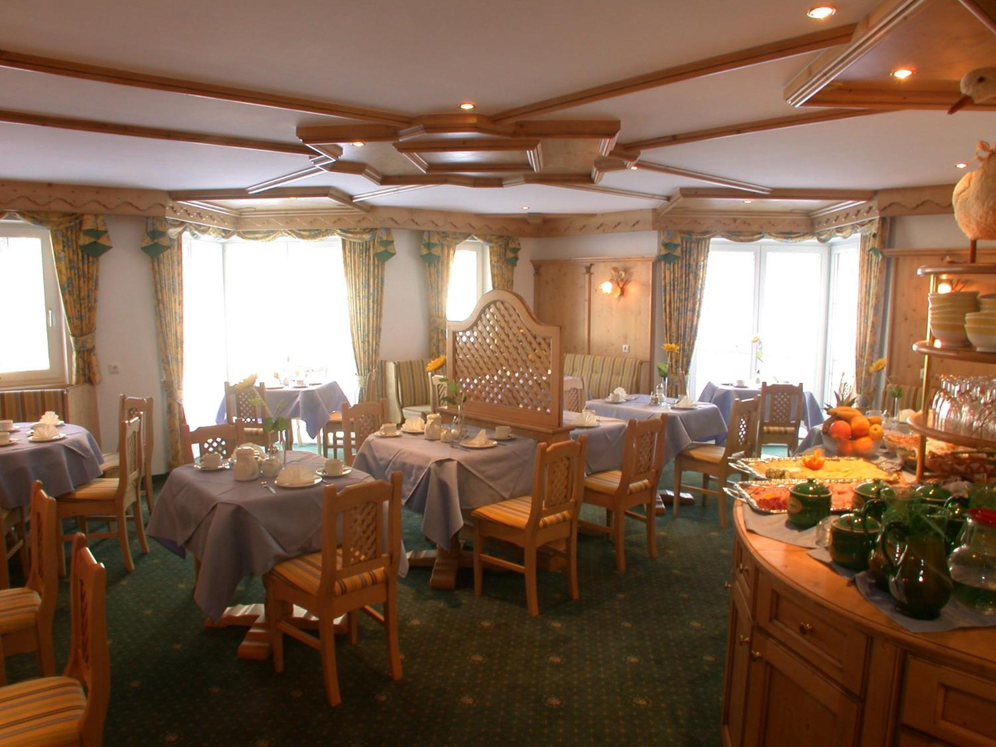 Hotel Garni Pradella อิสชเกิล ภายนอก รูปภาพ